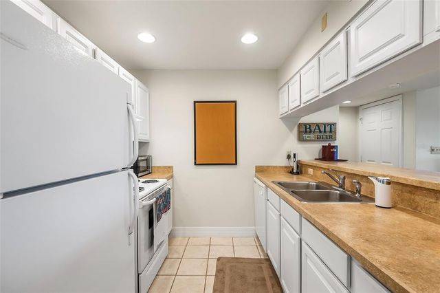 2070/2071 CORNER LAKE DRIVE 2, Haines City, FL 33844