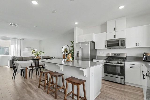 5212 Beachfront Cove Street 37, San Diego, CA 92154