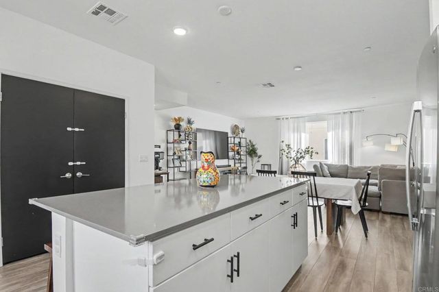 5212 Beachfront Cove Street 37, San Diego, CA 92154