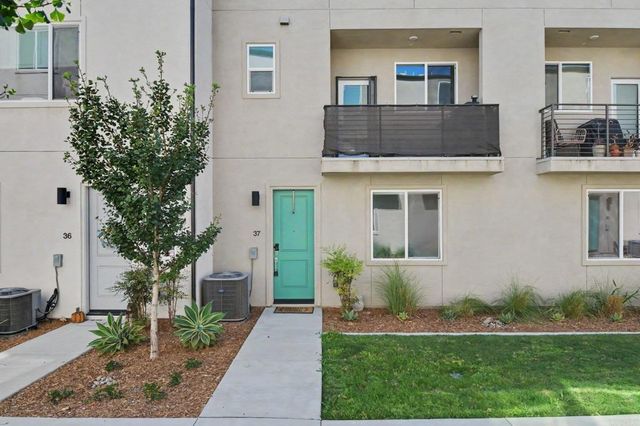 5212 Beachfront Cove Street 37, San Diego, CA 92154