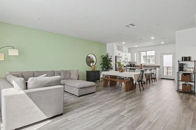 5212 Beachfront Cove Street 37, San Diego, CA 92154