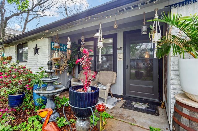 1215 Esther Street, Kemah, TX 77565