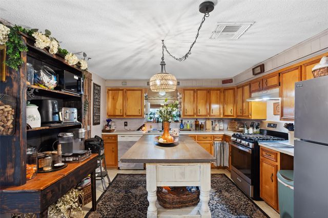 1215 Esther Street, Kemah, TX 77565