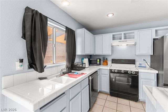 8117 Lilac Harbor Court, Las Vegas, NV 89143