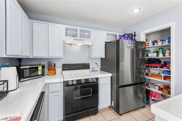 8117 Lilac Harbor Court, Las Vegas, NV 89143