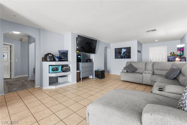 8117 Lilac Harbor Court, Las Vegas, NV 89143