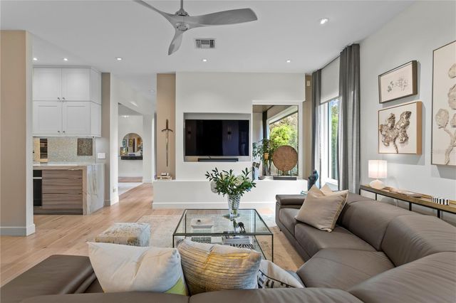 616 MARMORA AVENUE, Tampa, FL 33606