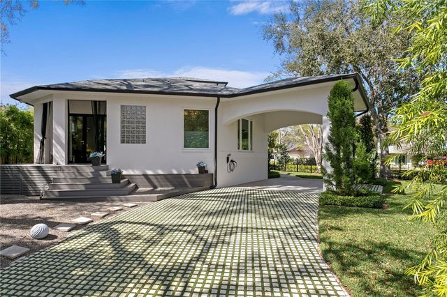 616 MARMORA AVENUE, Tampa, FL 33606