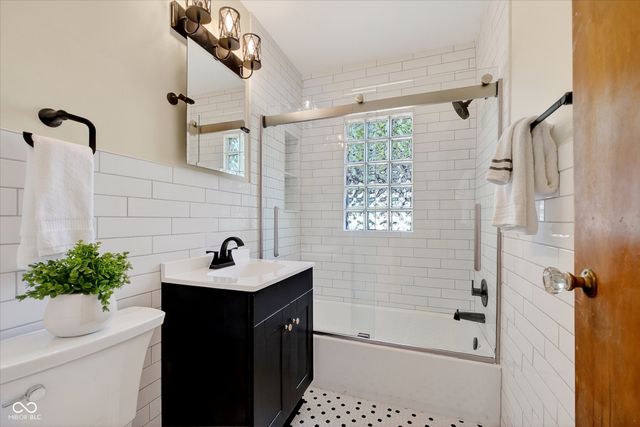 5218 Kingsley Drive, Indianapolis, IN 46220