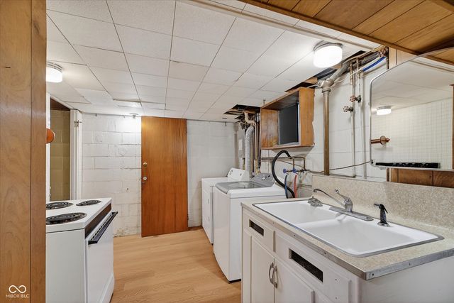 5218 Kingsley Drive, Indianapolis, IN 46220
