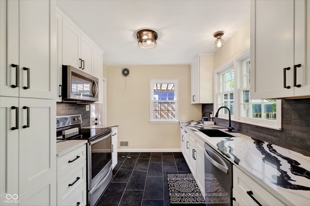 5218 Kingsley Drive, Indianapolis, IN 46220