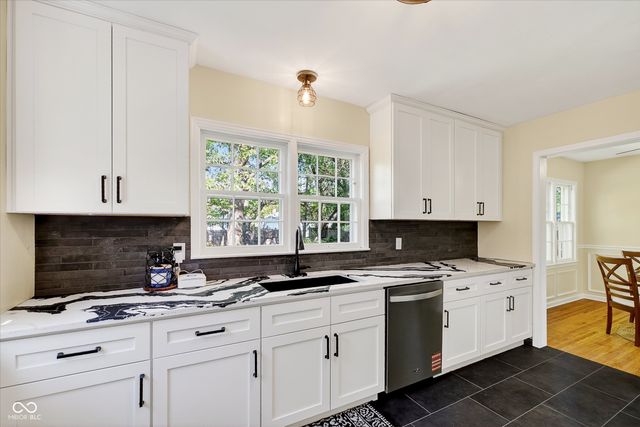 5218 Kingsley Drive, Indianapolis, IN 46220