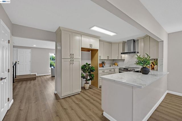 3279 Santa Barbara Ct, Union City, CA 94587