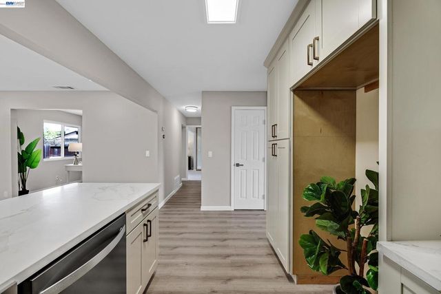 3279 Santa Barbara Ct, Union City, CA 94587