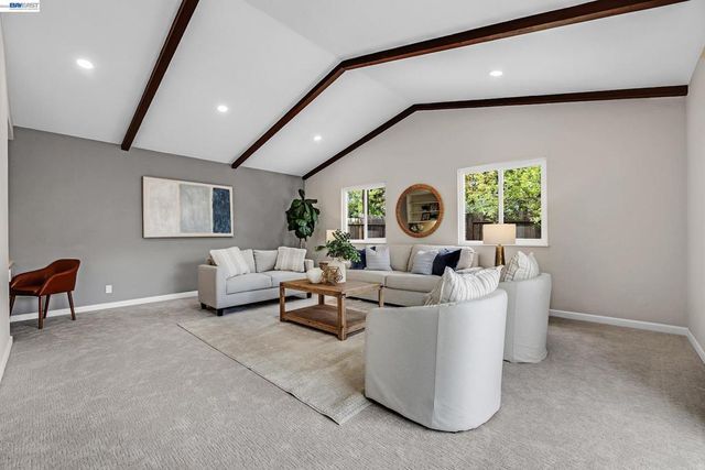 3279 Santa Barbara Ct, Union City, CA 94587