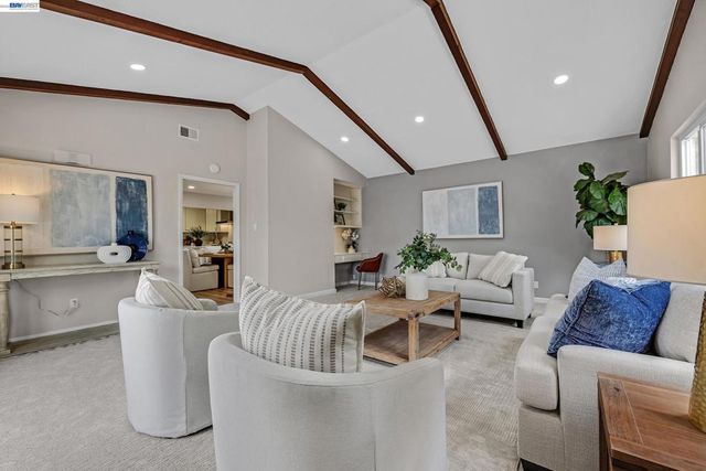 3279 Santa Barbara Ct, Union City, CA 94587