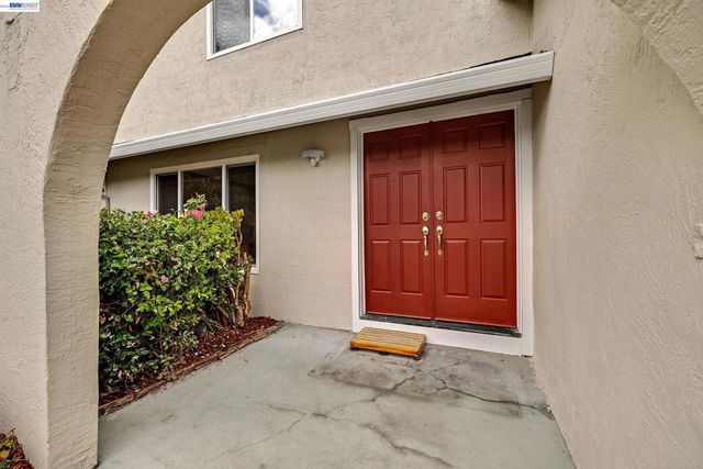 3279 Santa Barbara Ct, Union City, CA 94587