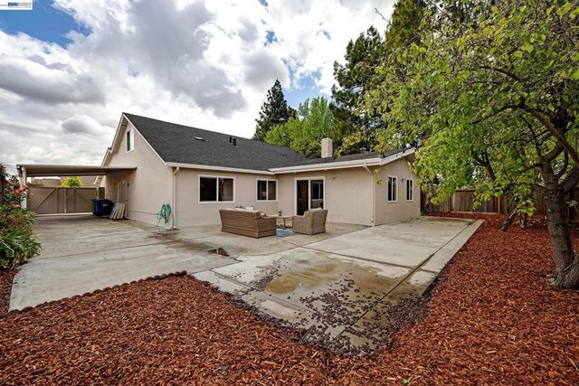 3279 Santa Barbara Ct, Union City, CA 94587