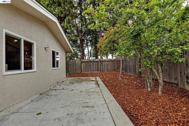 3279 Santa Barbara Ct, Union City, CA 94587