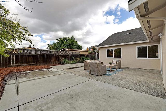 3279 Santa Barbara Ct, Union City, CA 94587