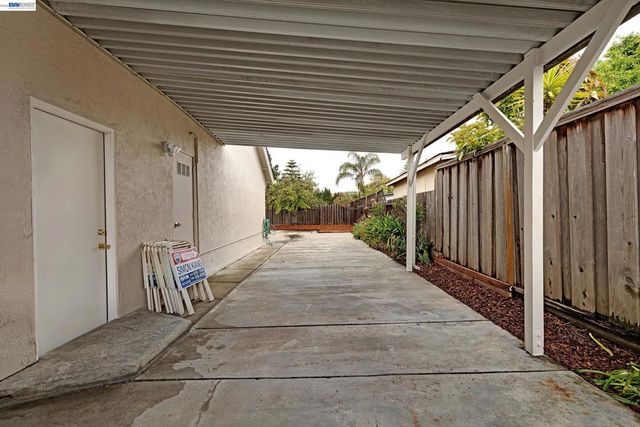3279 Santa Barbara Ct, Union City, CA 94587