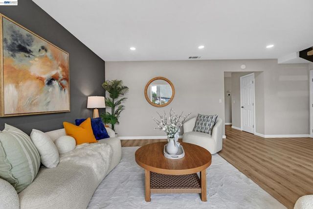 3279 Santa Barbara Ct, Union City, CA 94587