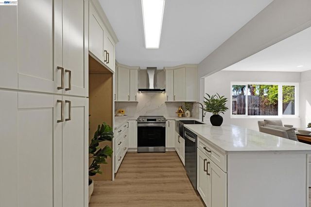 3279 Santa Barbara Ct, Union City, CA 94587