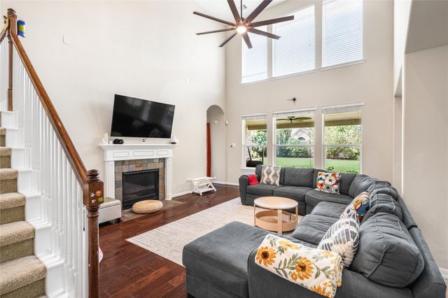 6819 Lavington Way, Sugar Land, TX 77479