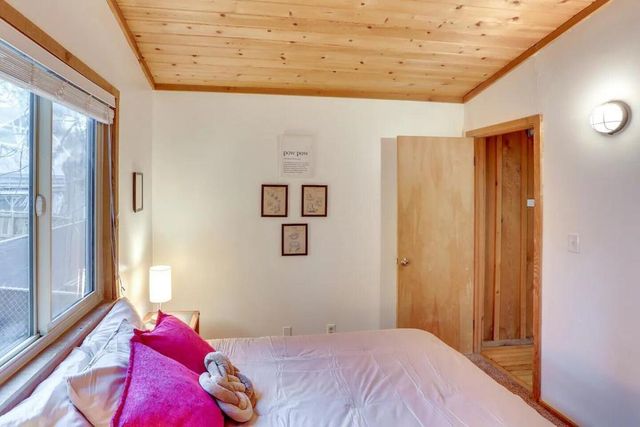 524 W Rainbow Boulevard, Big Bear, CA 92314