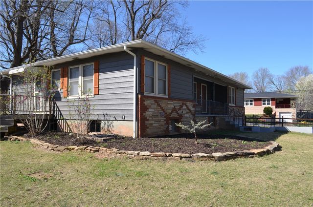 100 Martin Drive, Harrison, AR 72601