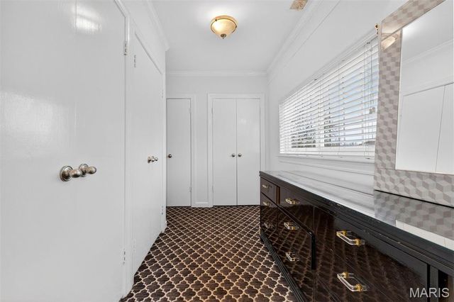 23 Rio Vista Drive, Ladue, MO 63124