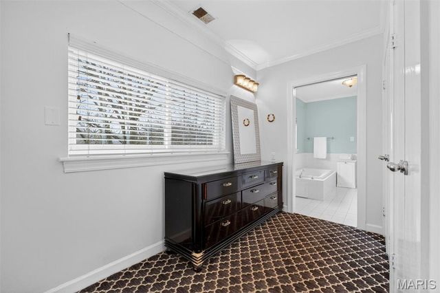 23 Rio Vista Drive, Ladue, MO 63124