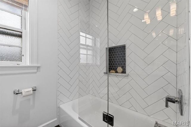 23 Rio Vista Drive, Ladue, MO 63124