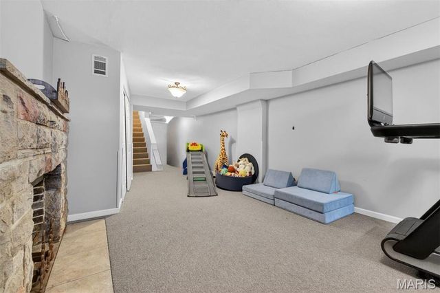 23 Rio Vista Drive, Ladue, MO 63124