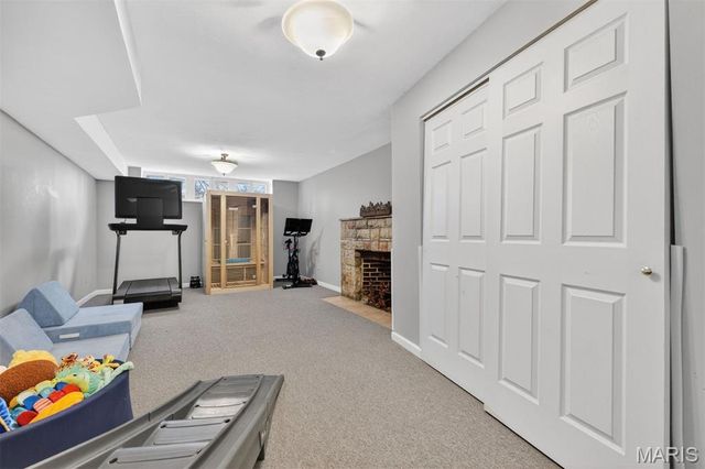 23 Rio Vista Drive, Ladue, MO 63124