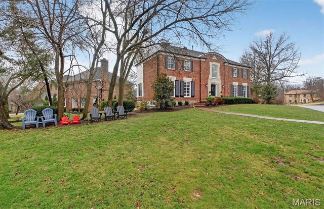 23 Rio Vista Drive, Ladue, MO 63124