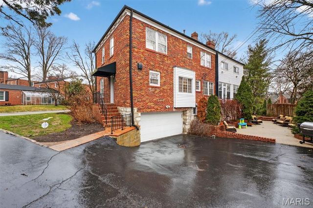 23 Rio Vista Drive, Ladue, MO 63124