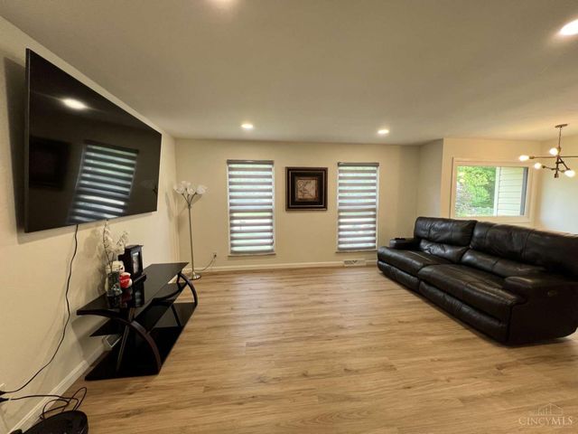 10994 Timberwood Lane, Sharonville, OH 45241