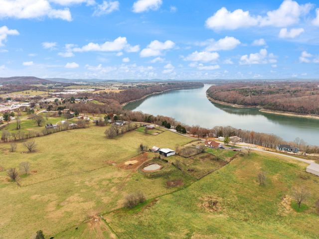 275 Old Waitsboro Road, Bronston, KY 42518