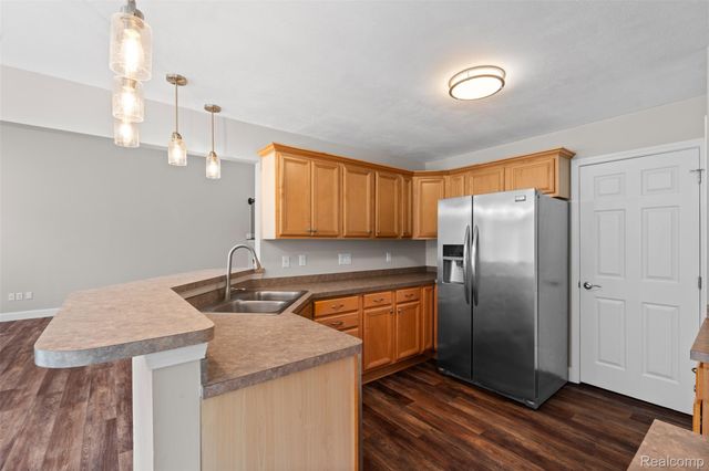 25638 McCrory Lane, Lyon Charter Township, MI 48178