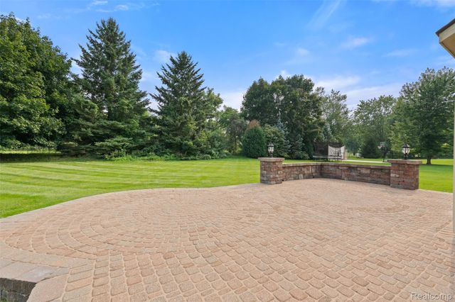 25638 McCrory Lane, Lyon Charter Township, MI 48178