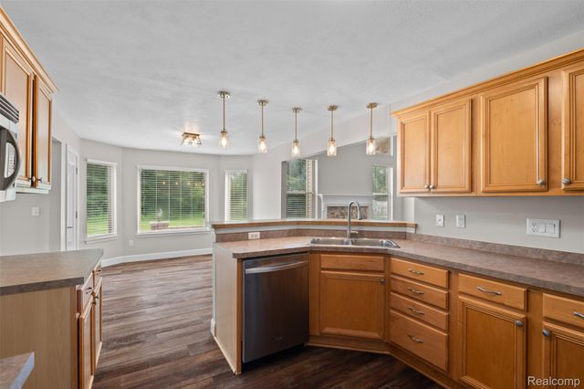 25638 McCrory Lane, Lyon Charter Township, MI 48178