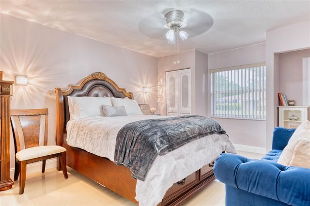 8751 Chevy Chase Drive 150, Boca Raton, FL 33433