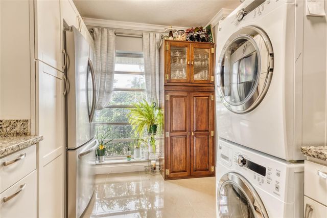 8751 Chevy Chase Drive 150, Boca Raton, FL 33433