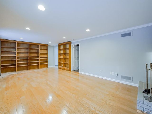 3730 Eastbourne Drive, Troy, MI 48084