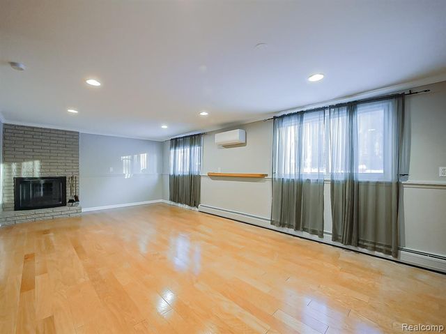 3730 Eastbourne Drive, Troy, MI 48084