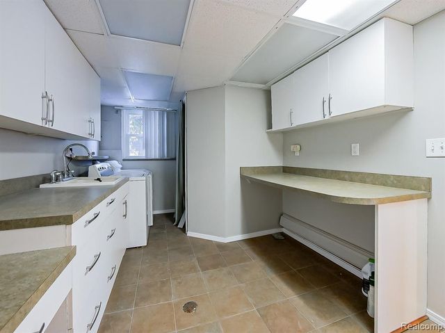 3730 Eastbourne Drive, Troy, MI 48084