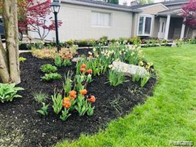 3730 Eastbourne Drive, Troy, MI 48084