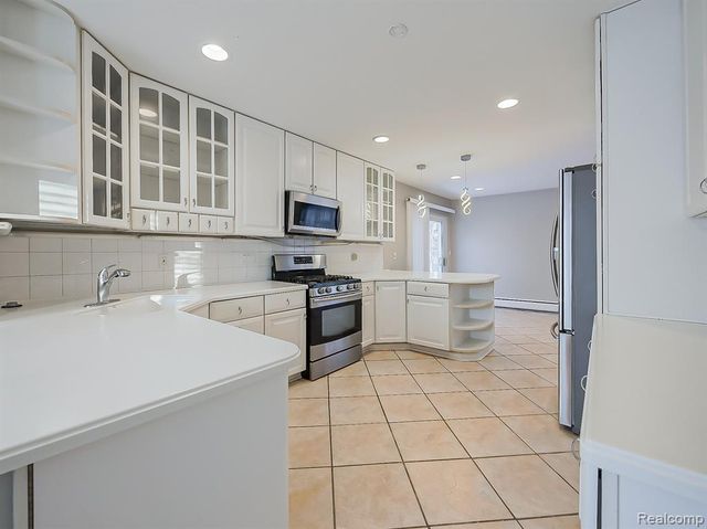 3730 Eastbourne Drive, Troy, MI 48084