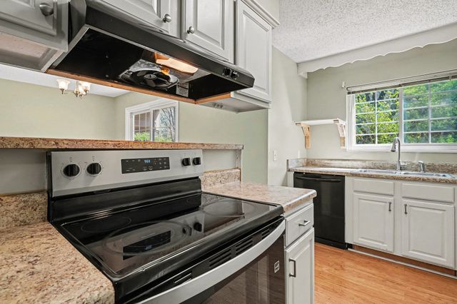 5510 Country Dr Apt 56, Nashville, TN 37211